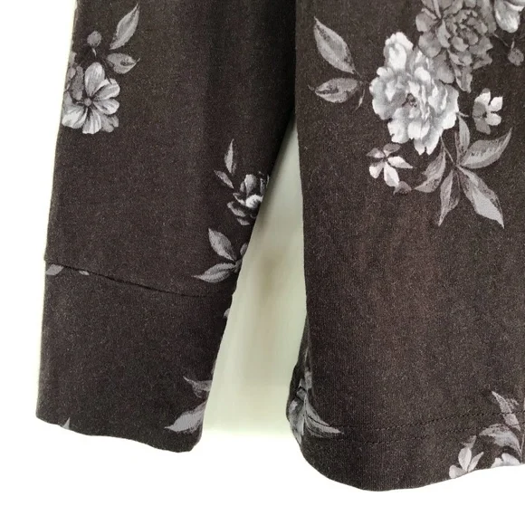 Long Sleeve Cotton Tee with Floral Design - Picture 15 of 16